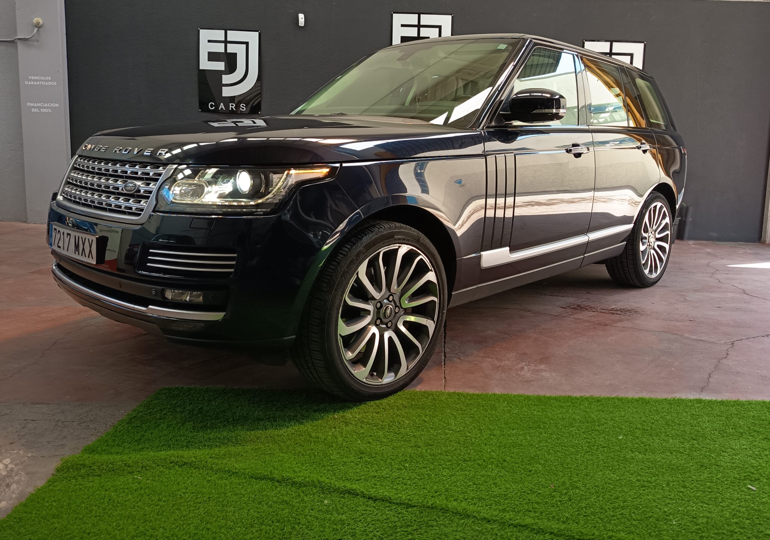 LAND-ROVER Range Rover 4.4 SDV8 Autobiography LWB